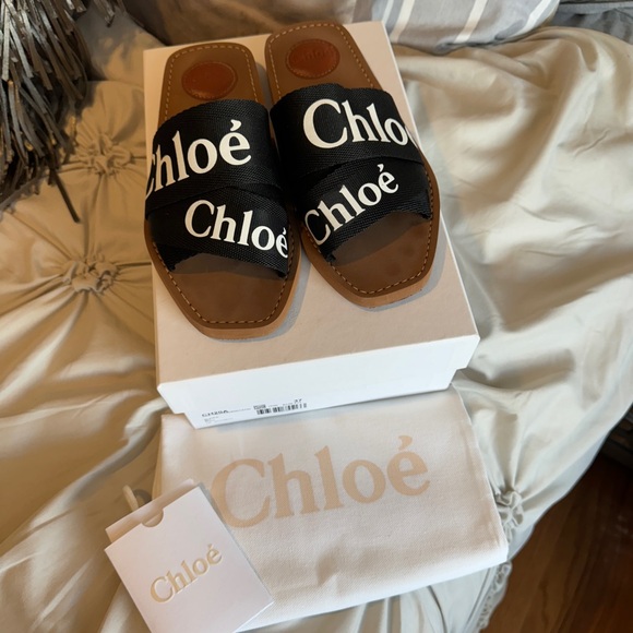 Chloe Shoes - Chloe Woody Logo Black/White Slide Sandals